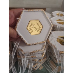 Σουβέρ με μονογράμματα μπομπονιέρα NUK811