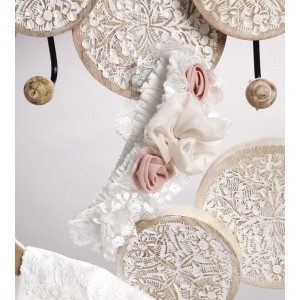 Φόρεμα βάπτισης με ροζ λουλούδια και μπολερό Φόρεμα βάπτισης με ροζ λουλούδια και μπολερό