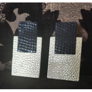 Σκουλαρίκια δερμάτινα μαύρο χρυσό Σκουλαρίκια δερμάτινα μαύρο χρυσό