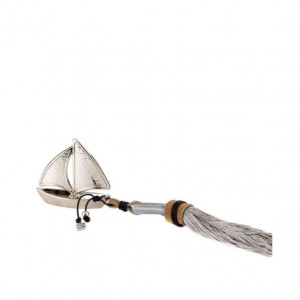 Γούρι 2024 ασημί καραβάκι φούντα Γούρι 2024 ασημί καραβάκι φούντα