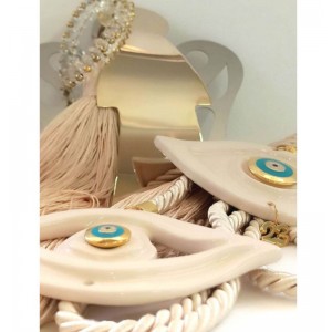 Γούρι 2024 μάτια εκρού Γούρι 2024 μάτια εκρού