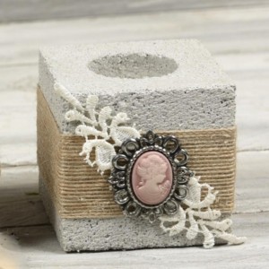 Μπομπονιέρα πέτρινο ρεσό λευκό καμέο Μπομπονιέρα πέτρινο ρεσό λευκό καμέο