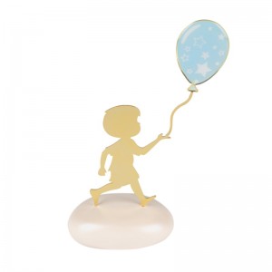 Αγόρι με μπαλόνι 9156 μπομπονιέρα βαπτιστής Αγόρι με μπαλόνι 9156 μπομπονιέρα βαπτιστής