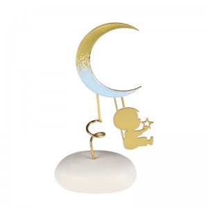 Αγόρι φεγγάρι κούνια 8948A μπομπονιέρες βάπτισης Αγόρι φεγγάρι κούνια 8948A μπομπονιέρες βάπτισης