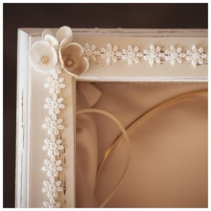 Ξύλινη στεφανοθήκη λουλούδια 1201 Ξύλινη στεφανοθήκη λουλούδια 1201