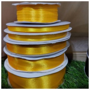 Κορδέλα σατέν διπλής όψης κίτρινη Κορδέλα σατέν διπλής όψης κίτρινη